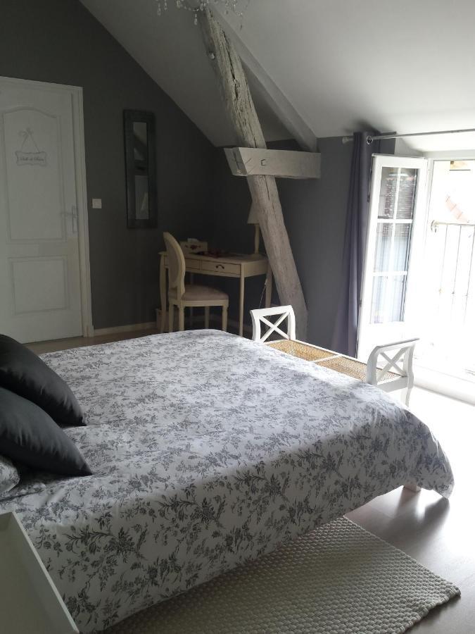 Chambres Des Rosiers Sennevieres Dış mekan fotoğraf