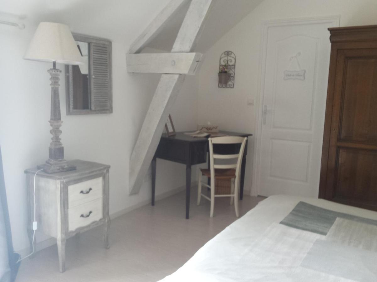 Chambres Des Rosiers Sennevieres Dış mekan fotoğraf